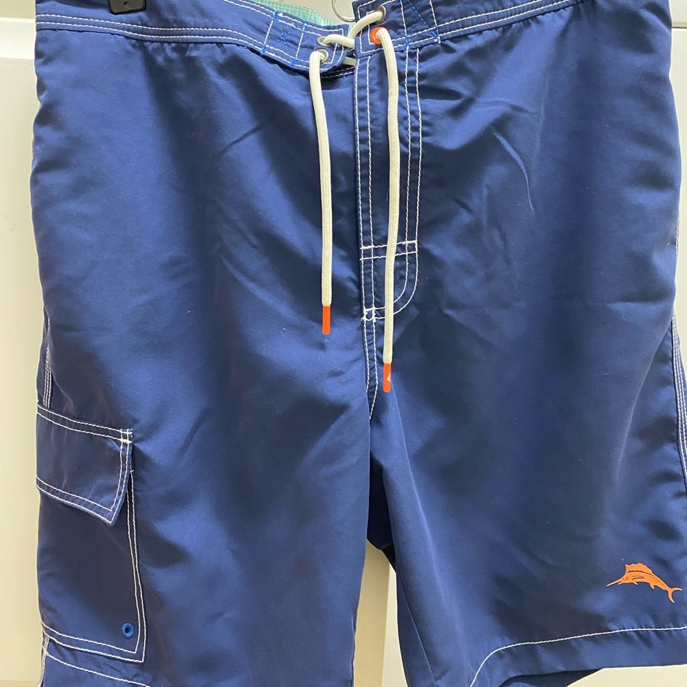 Mens Tommy Bahama swim trunks size M brand new! Never wear!